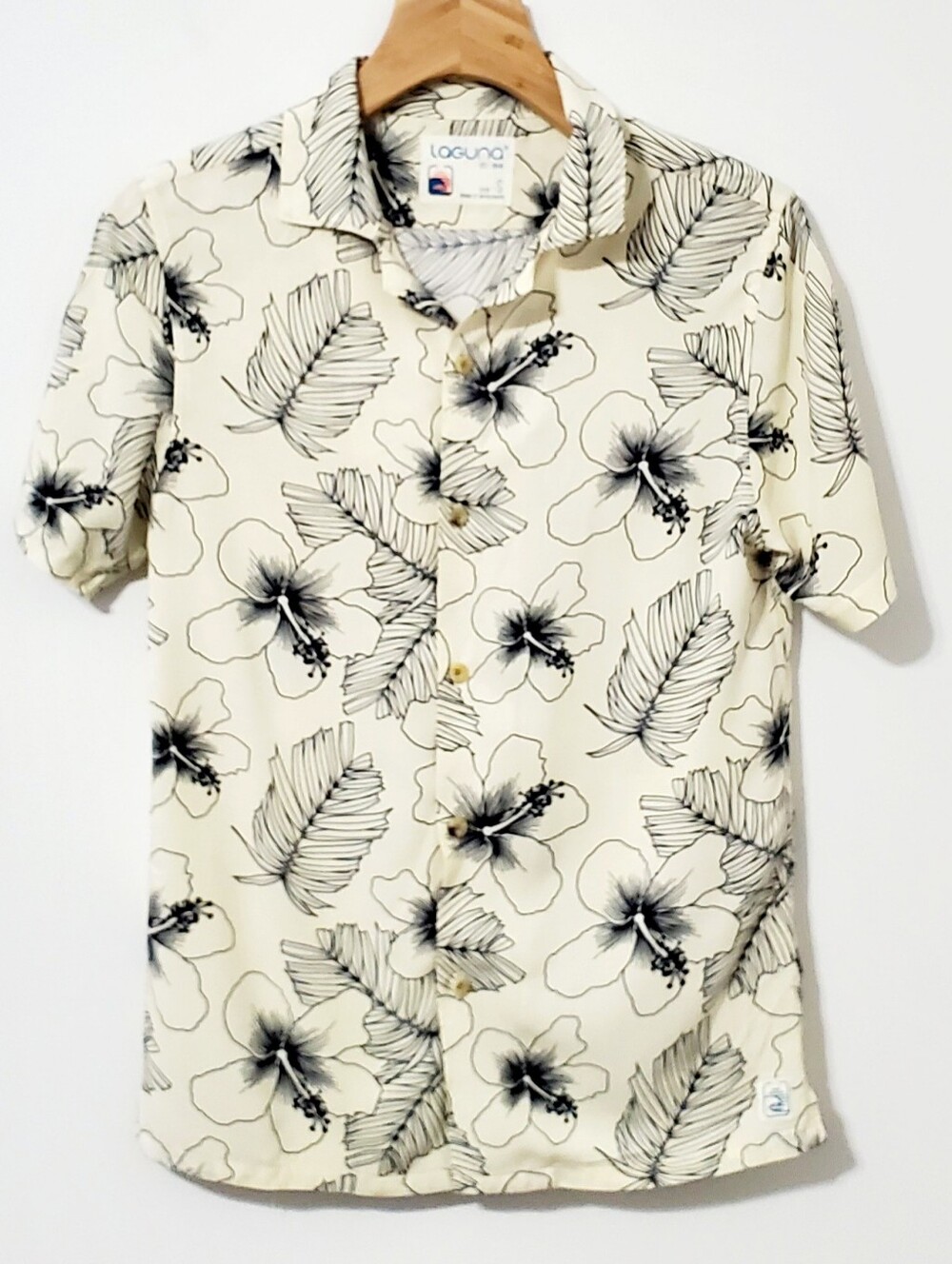 Laguna Short Sleeve Button Down Shirt Ecru Black Tropical Print Mens Small